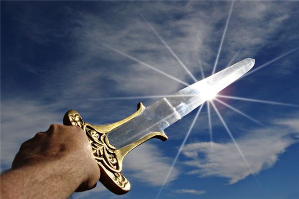 What does it mean to dream of swords and precious swords? What does it mean to dream of swords and precious swords?