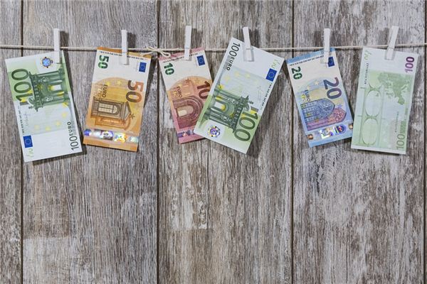 What does it mean to dream about paper money? What does it mean to dream about paper money?