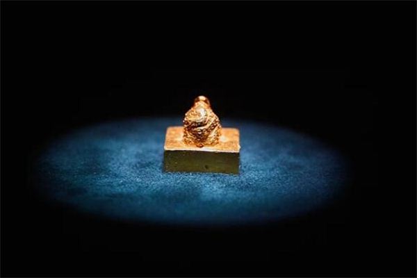 What does it mean to dream of an imperial seal?