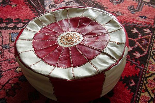 What does it mean to dream of kneeling on a cushion? What does it mean to dream of kneeling on a cushion?