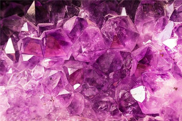What does it mean to dream of crystals? What does it mean to dream of crystals?