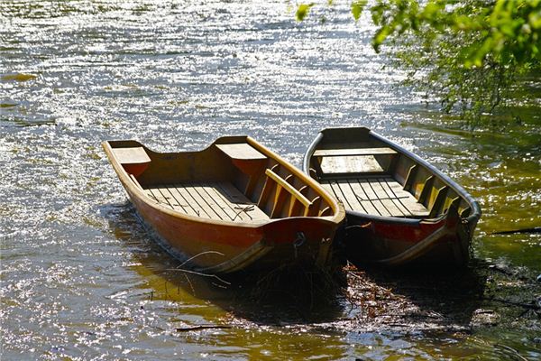 What does it mean to dream of a raft? What does it mean to dream of a raft?