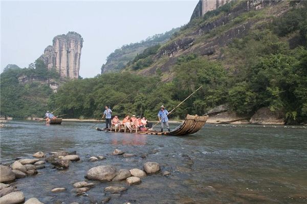 Dreaming of wooden rafts and bamboo rafts