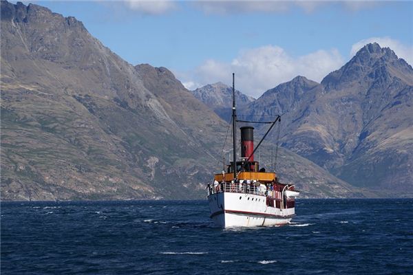 What does it mean to dream of a ship? What does it mean to dream of a ship?