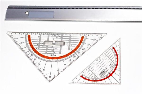 Dreaming of rulers and straight rulers