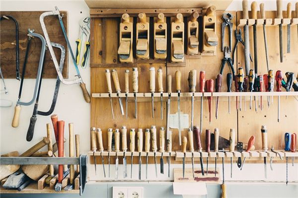 What does it mean to dream about tools? What does it mean to dream about tools?