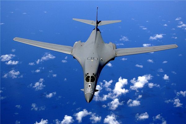 What does it mean to dream of a bomber? What does it mean to dream of a bomber?