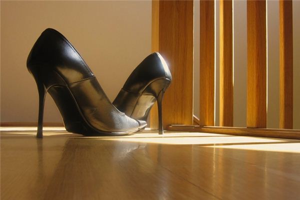 What does it mean to dream about shoes? What does it mean to dream about shoes?