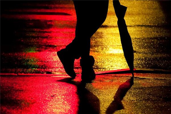 What does it mean to dream of a broken umbrella? What does it mean to dream of a broken umbrella?