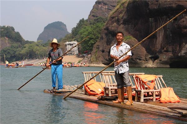 Dreaming of wooden rafts, bamboo rafts, and wooden boats