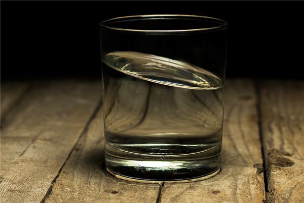 What does it mean to dream of a broken glass? What does it mean to dream of a broken glass?