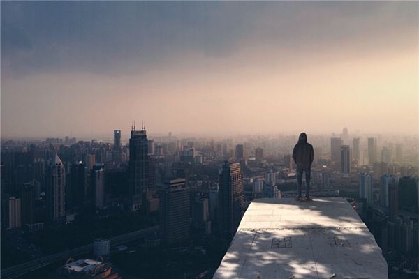 What does it mean to dream of standing on a high place? What does it mean to dream of standing on a high place?