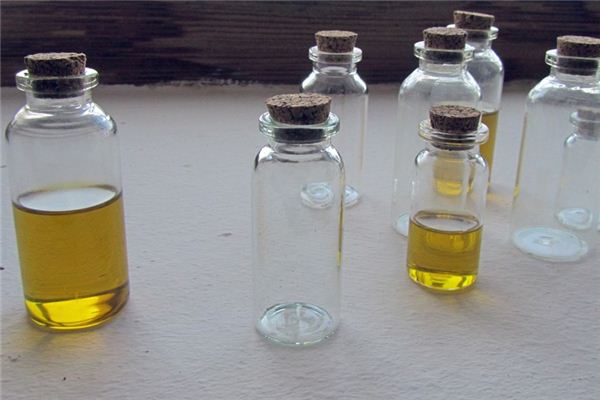 What does it mean to dream of an oil bottle? What does it mean to dream of an oil bottle?