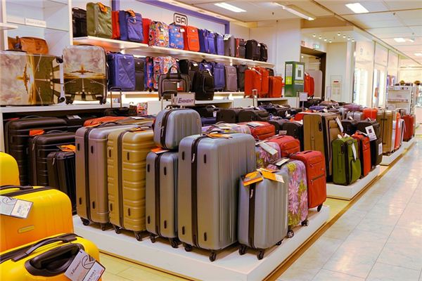 What does it mean to dream about a suitcase? What does it mean to dream about a suitcase?