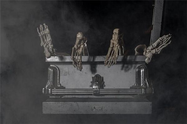 Dreaming of a black coffin Dreaming of a black coffin