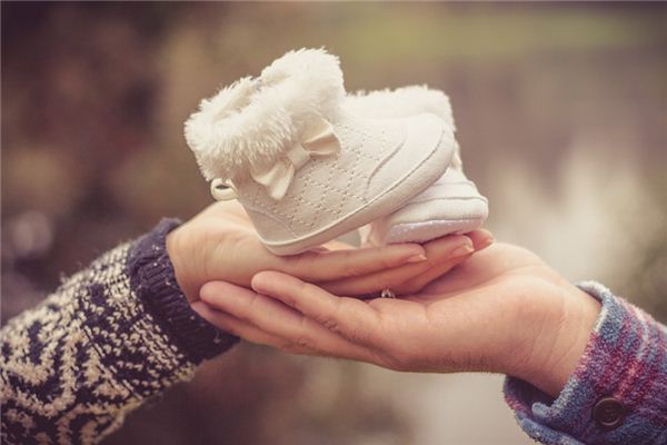 What does it mean to dream of new shoes? What does it mean to dream of new shoes?