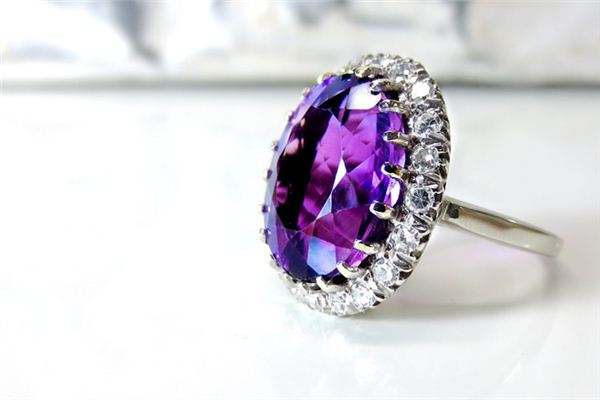 What does it mean to dream about jewelry? What does it mean to dream about jewelry?