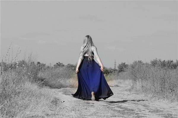What does it mean to dream of wearing blue clothes? What does it mean to dream of wearing blue clothes?