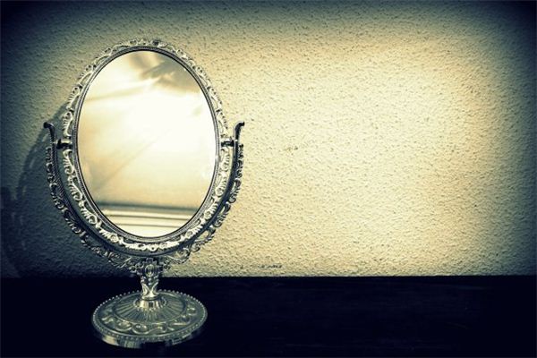 Dreaming of a mirror looking at yourself