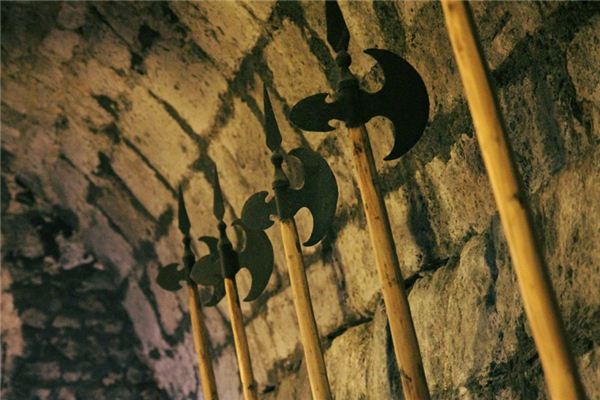 What does it mean to dream of weapons? What does it mean to dream of weapons?