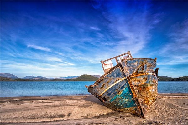 What does it mean to dream of wreckage? What does it mean to dream of wreckage?