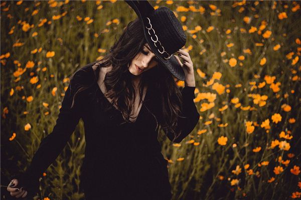 Dreaming of black clothes Dreaming of black clothes