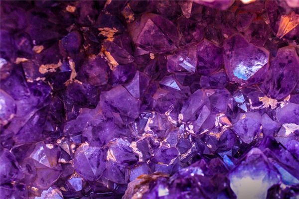 What does it mean to dream of amethyst? What does it mean to dream of amethyst?