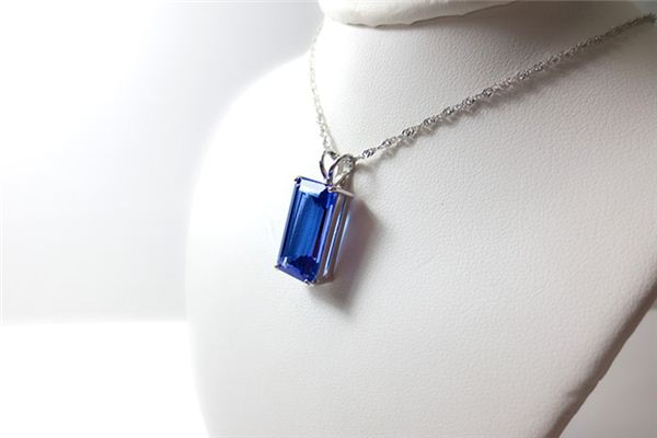 What does it mean to dream of a box pendant? What does it mean to dream of a box pendant?