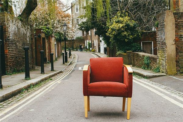 What does it mean to dream of a chair? What does it mean to dream of a chair?