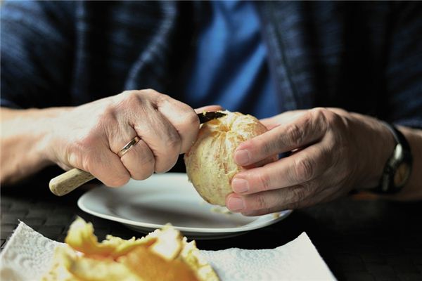 What does it mean to dream of a peeler? What does it mean to dream of a peeler?