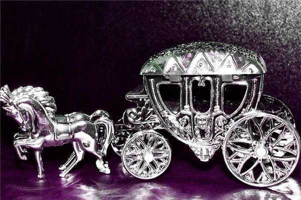 What does it mean to dream of a horse-drawn carriage? What does it mean to dream of a horse-drawn carriage?