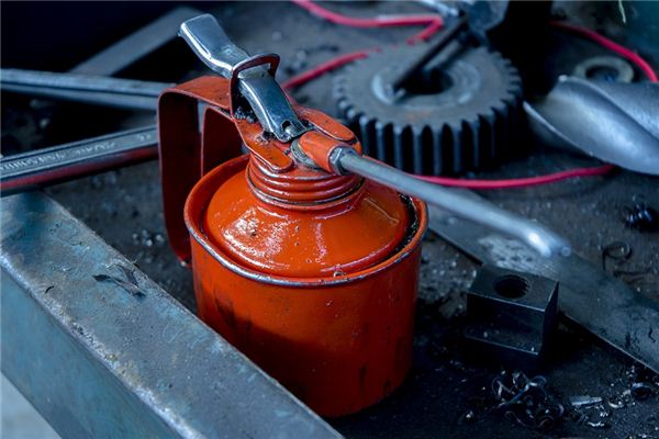 What does it mean to dream about engine oil?
