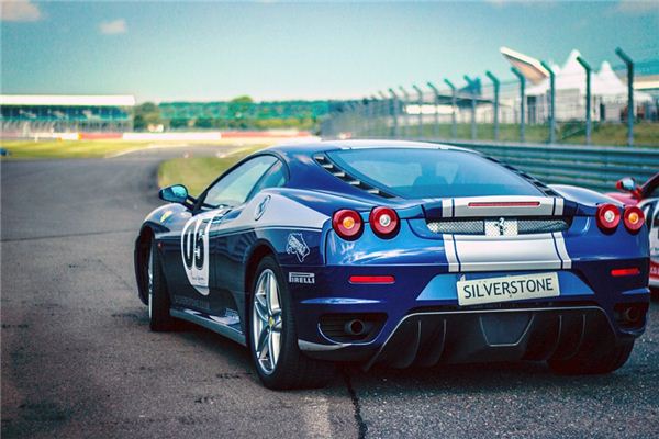What does it mean to dream of riding in a car? What does it mean to dream of riding in a car?