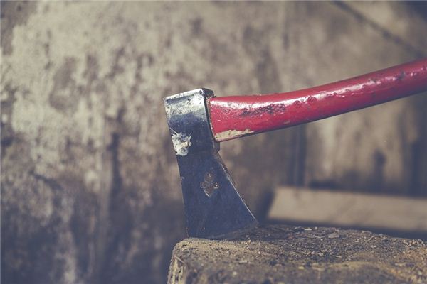 What does it mean to dream of an axe? What does it mean to dream of an axe?