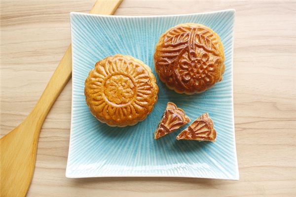 Dreaming of eating mooncakes Dreaming of eating mooncakes