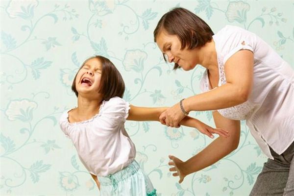 Dreaming of hitting someone else's child