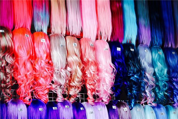What does it mean to dream of wearing a wig? What does it mean to dream of wearing a wig?