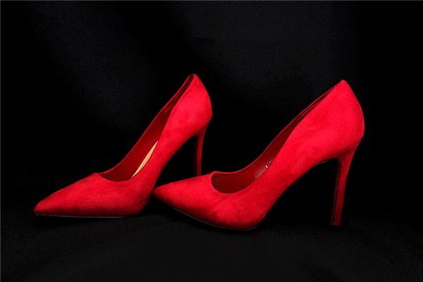 What does it mean to dream of a shoe heel falling off? What does it mean to dream of a shoe heel falling off?