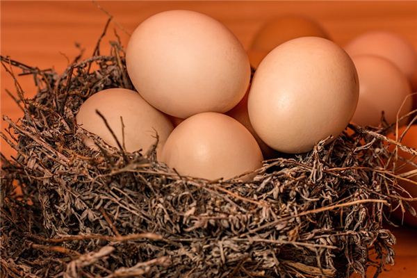 What does it mean to dream of picking up eggs? What does it mean to dream of picking up eggs?