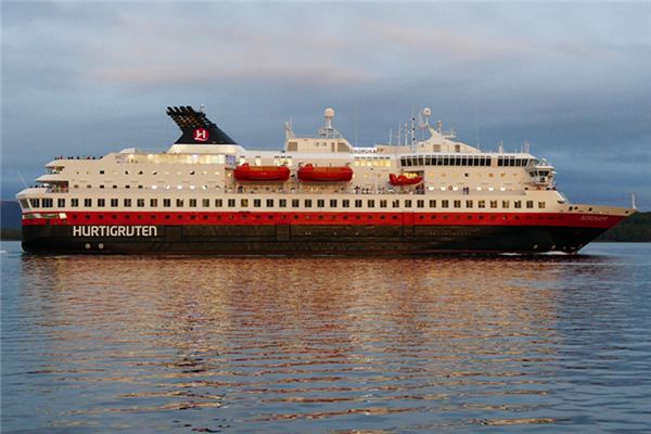 What does it mean to dream of steering a ship? What does it mean to dream of steering a ship?