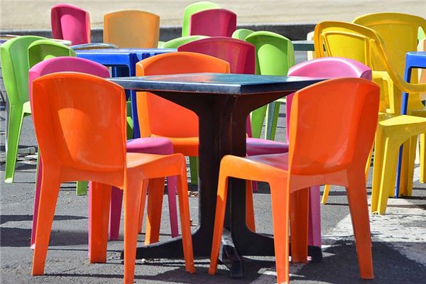 What does it mean to dream of climbing a table? What does it mean to dream of climbing a table?