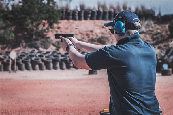 What does it mean to dream of shooting? What does it mean to dream of shooting?