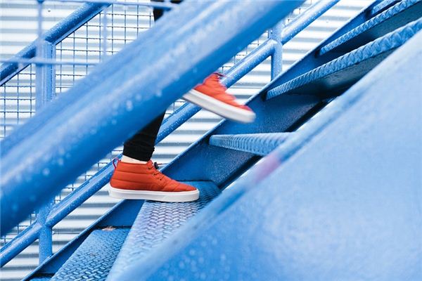 What does it mean to dream of sweeping stairs? What does it mean to dream of sweeping stairs?