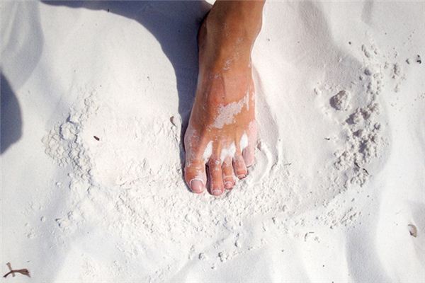 What does it mean to dream of walking barefoot? What does it mean to dream of walking barefoot?