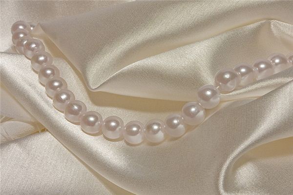 What does it mean to dream of picking up pearls? What does it mean to dream of picking up pearls?