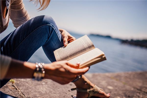 What does it mean to dream of reading? What does it mean to dream of reading?