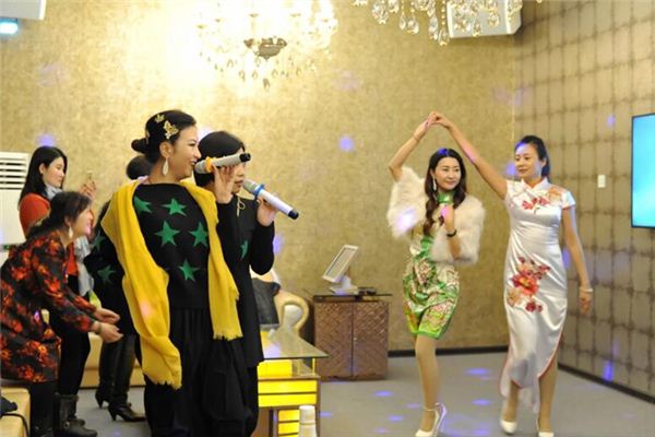 What does it mean to dream about karaoke? What does it mean to dream about karaoke?