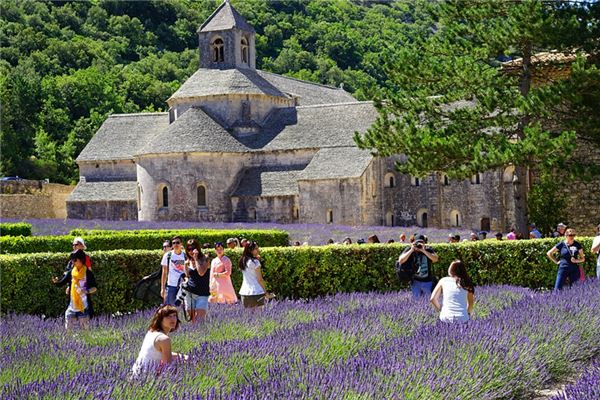 What does it mean to dream of visiting? What does it mean to dream of visiting?