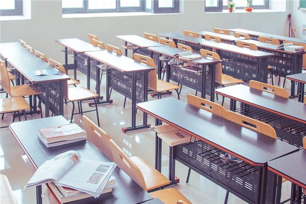 What does it mean to dream of entering a classroom? What does it mean to dream of entering a classroom?