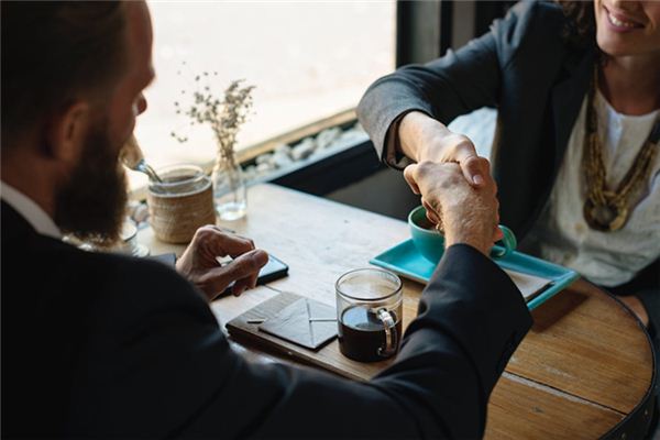 What does it mean to dream of hiring someone? What does it mean to dream of hiring someone?